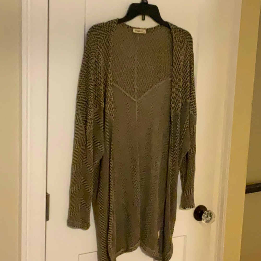 Ginger G black/tan sweater. Size L